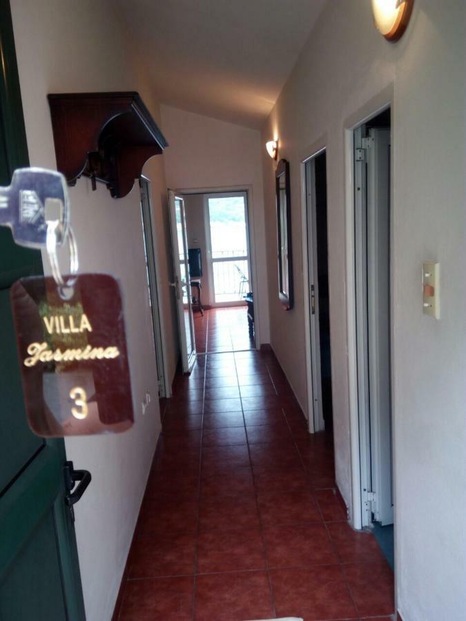 Apartmani Jasmina Kotor Eksteriør billede